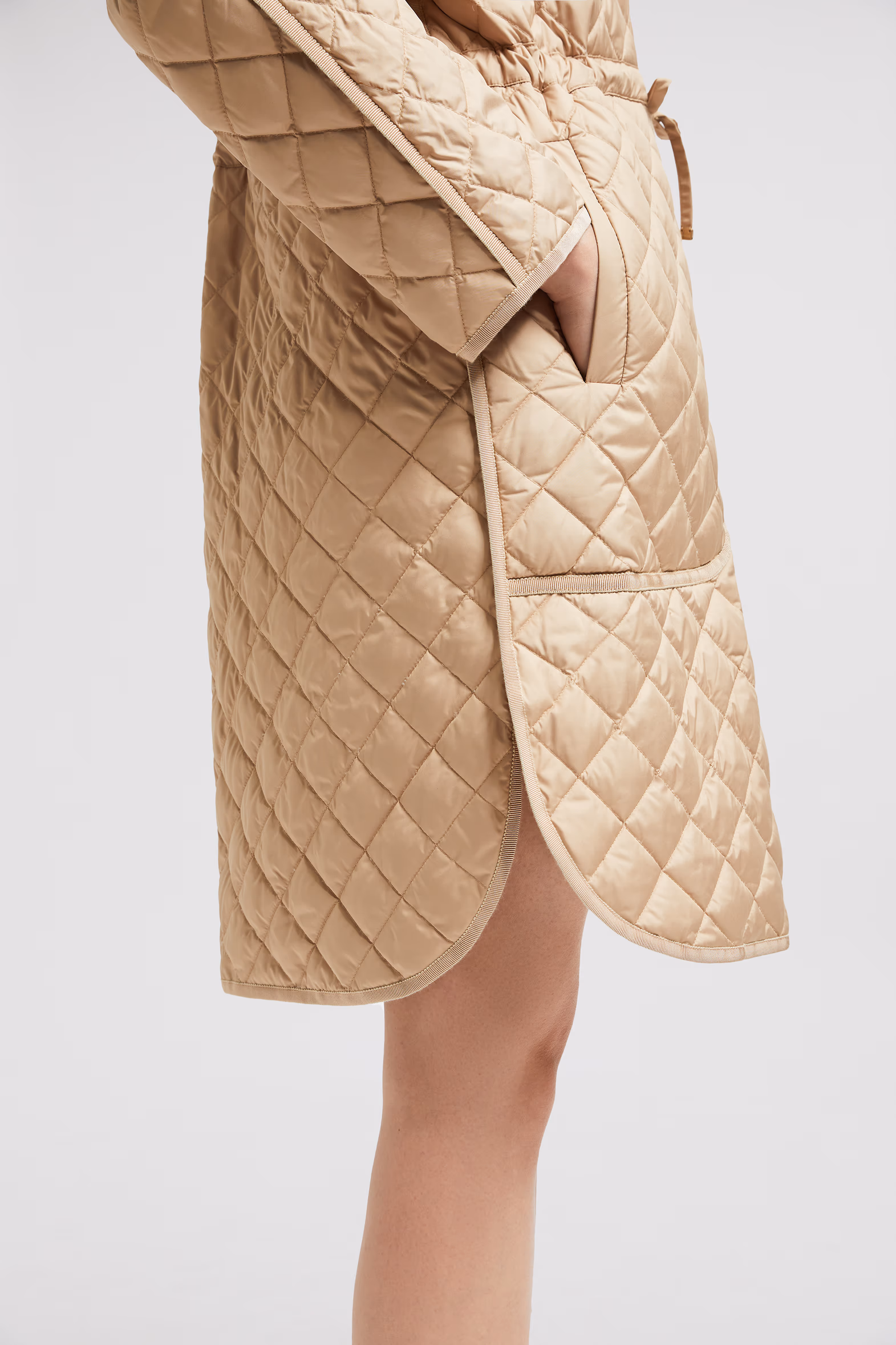 Plumífero largo acolchado con motivo de rombos y capucha Etelan Mujer Beige Moncler 6